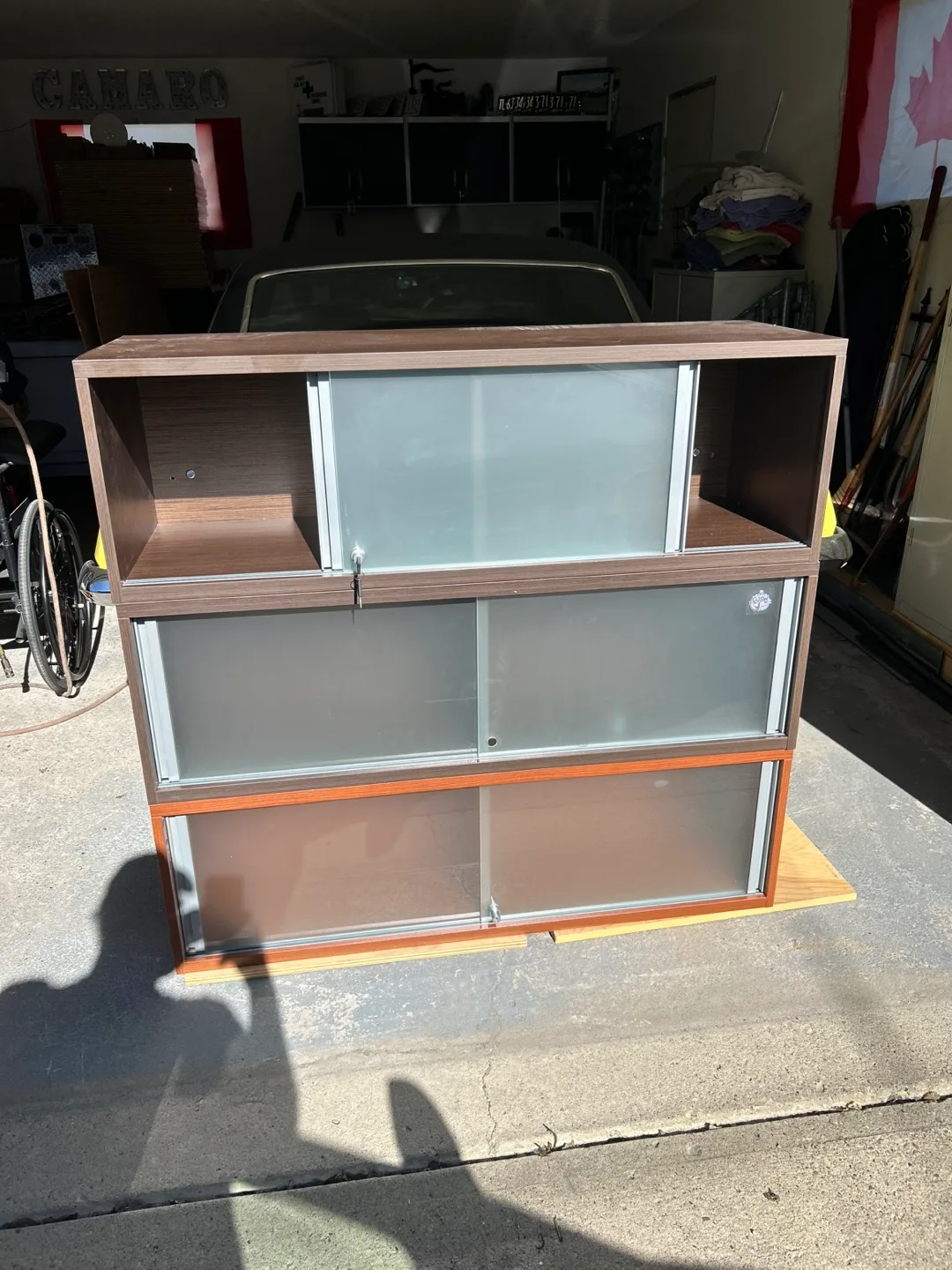 2 door Sliding upper cabinets $25 each thumbnail