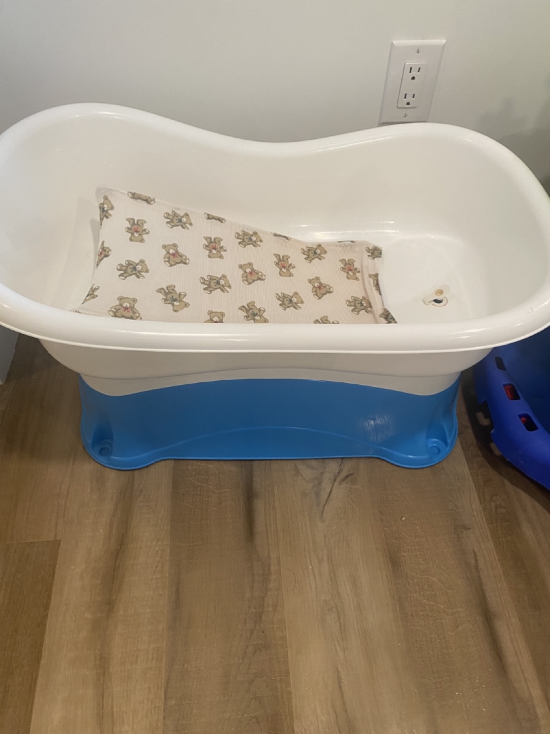 Baby Activity Centre, Bath Tub, and Potty Training Chair - photo 3