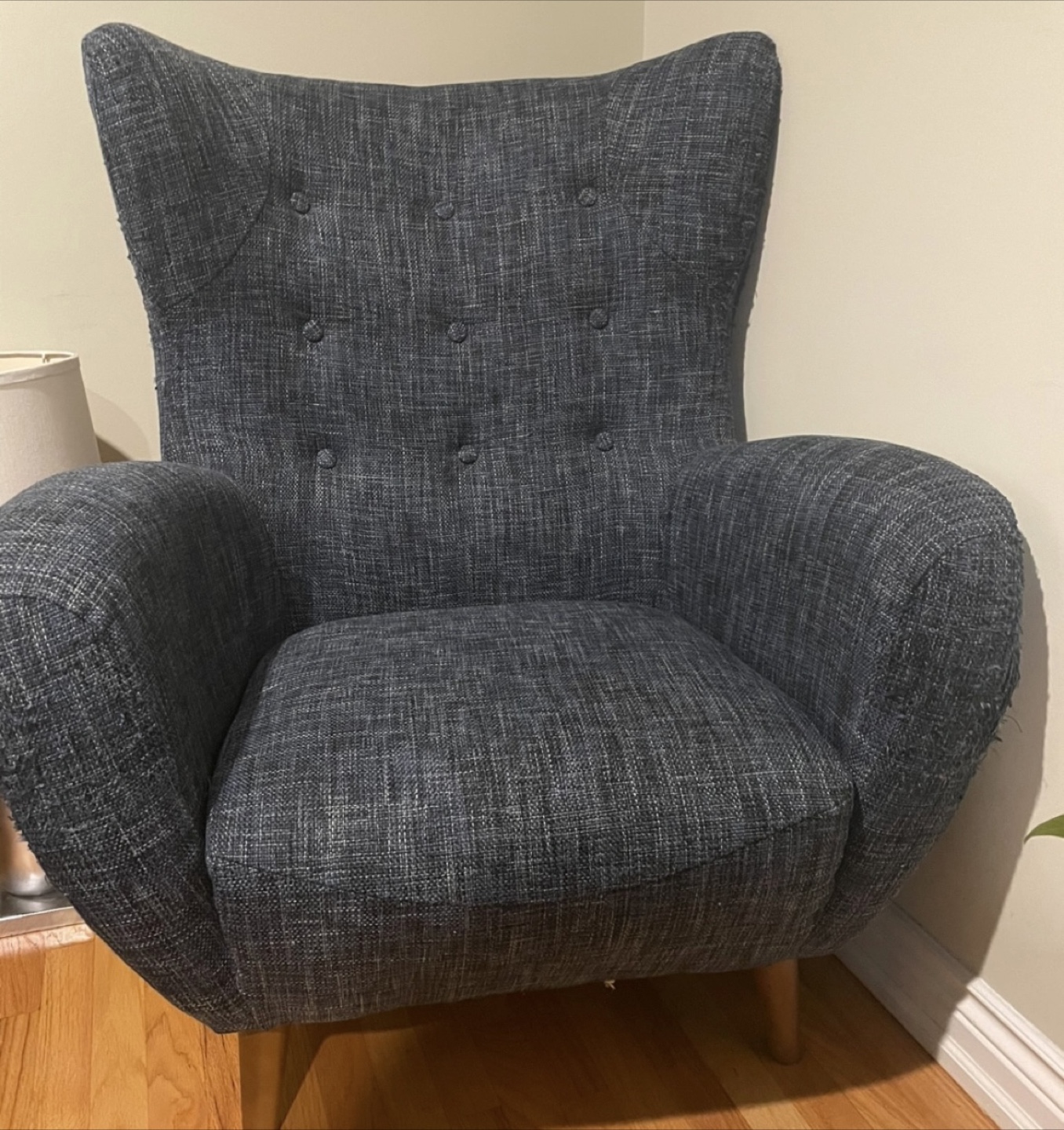 35" Lounge Chair