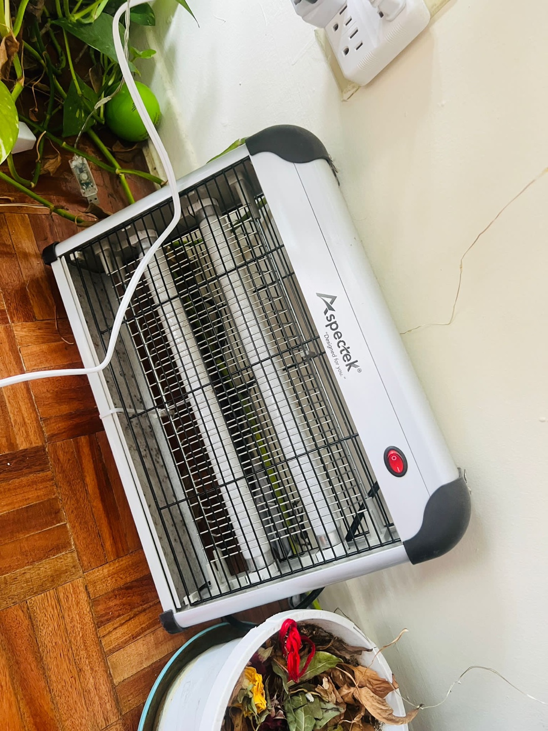 Electric Mosquitos and fly trap