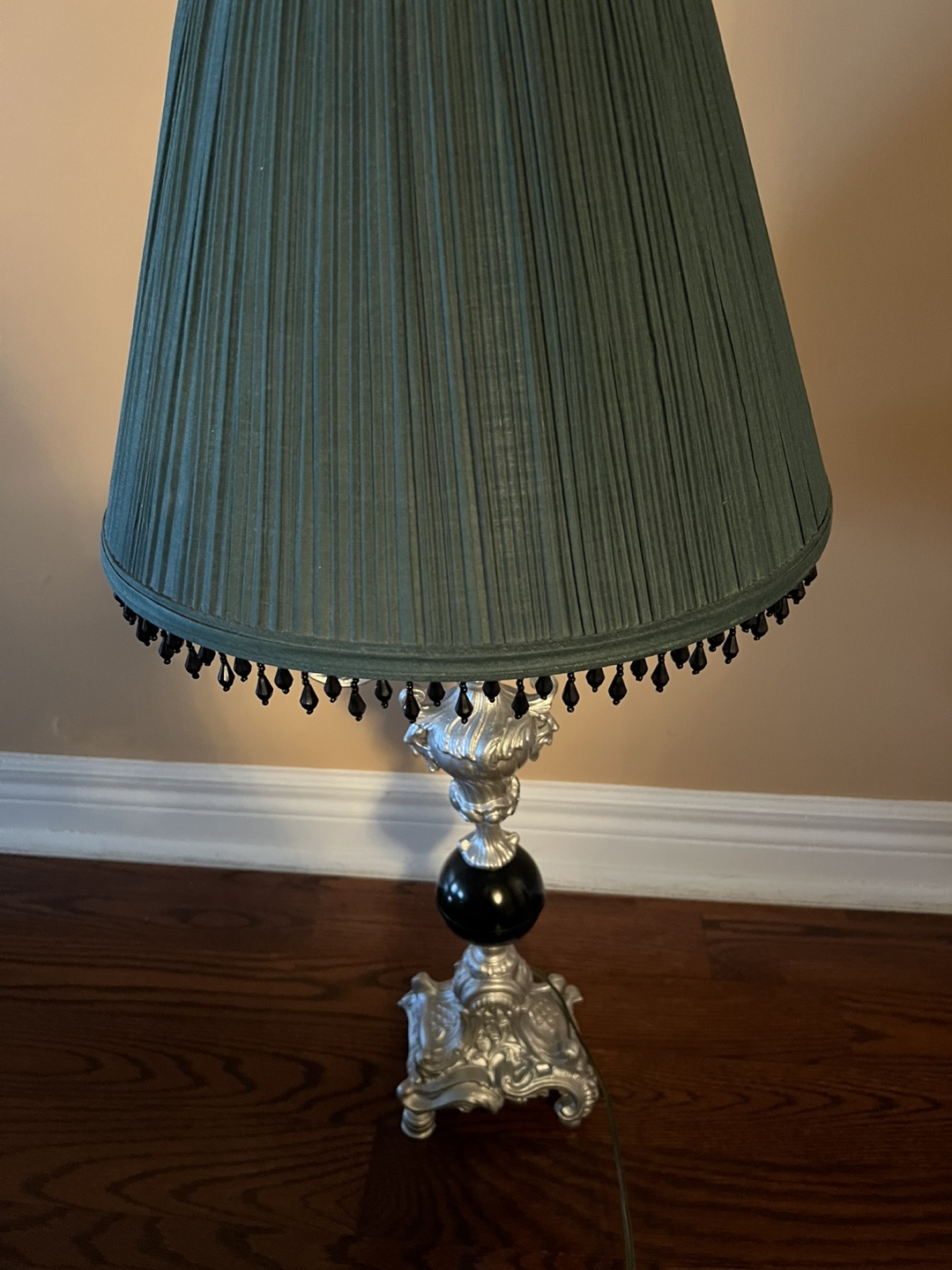Elegant Table Lamp (green lampshade) - photo 4