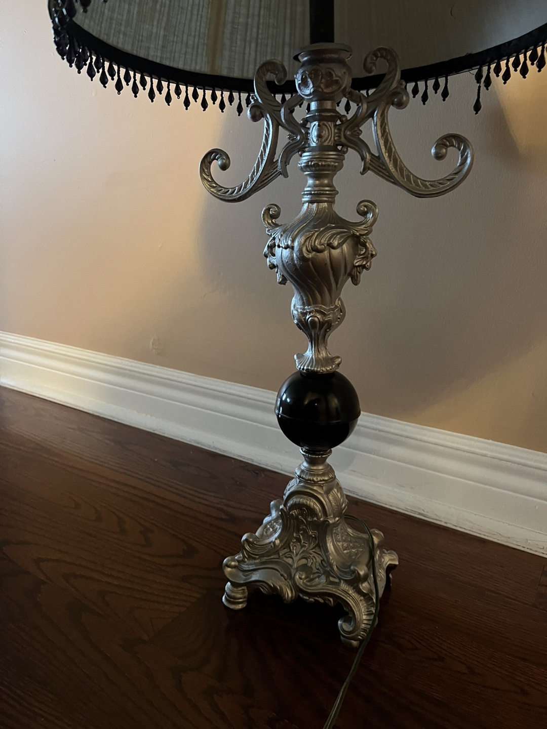 Elegant Table Lamp (green lampshade) - photo 5