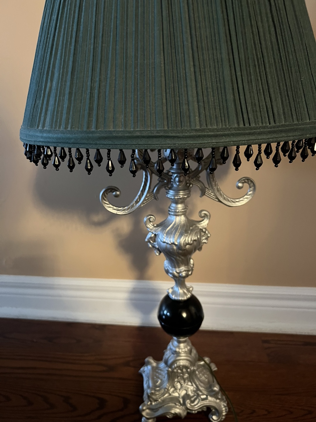 Elegant Table Lamp (green lampshade) - photo 2