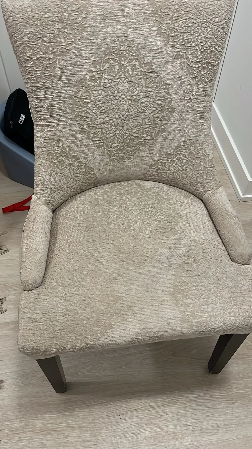 Elegant Armchair thumbnail