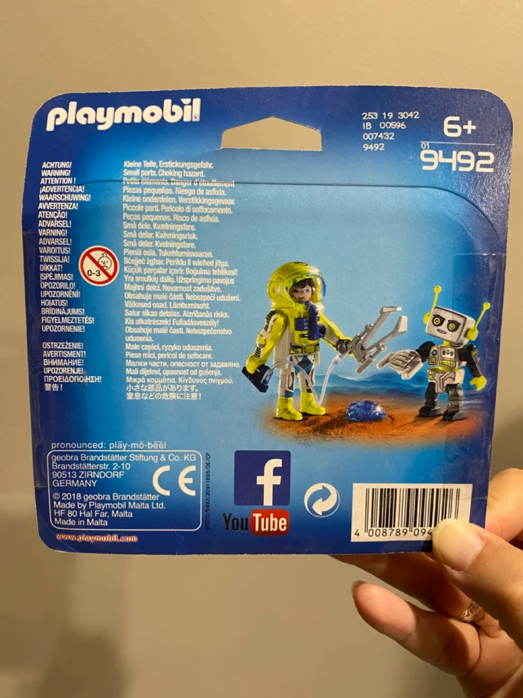 Playmobil Space Astronaut and Robot Figures image indicator(2)