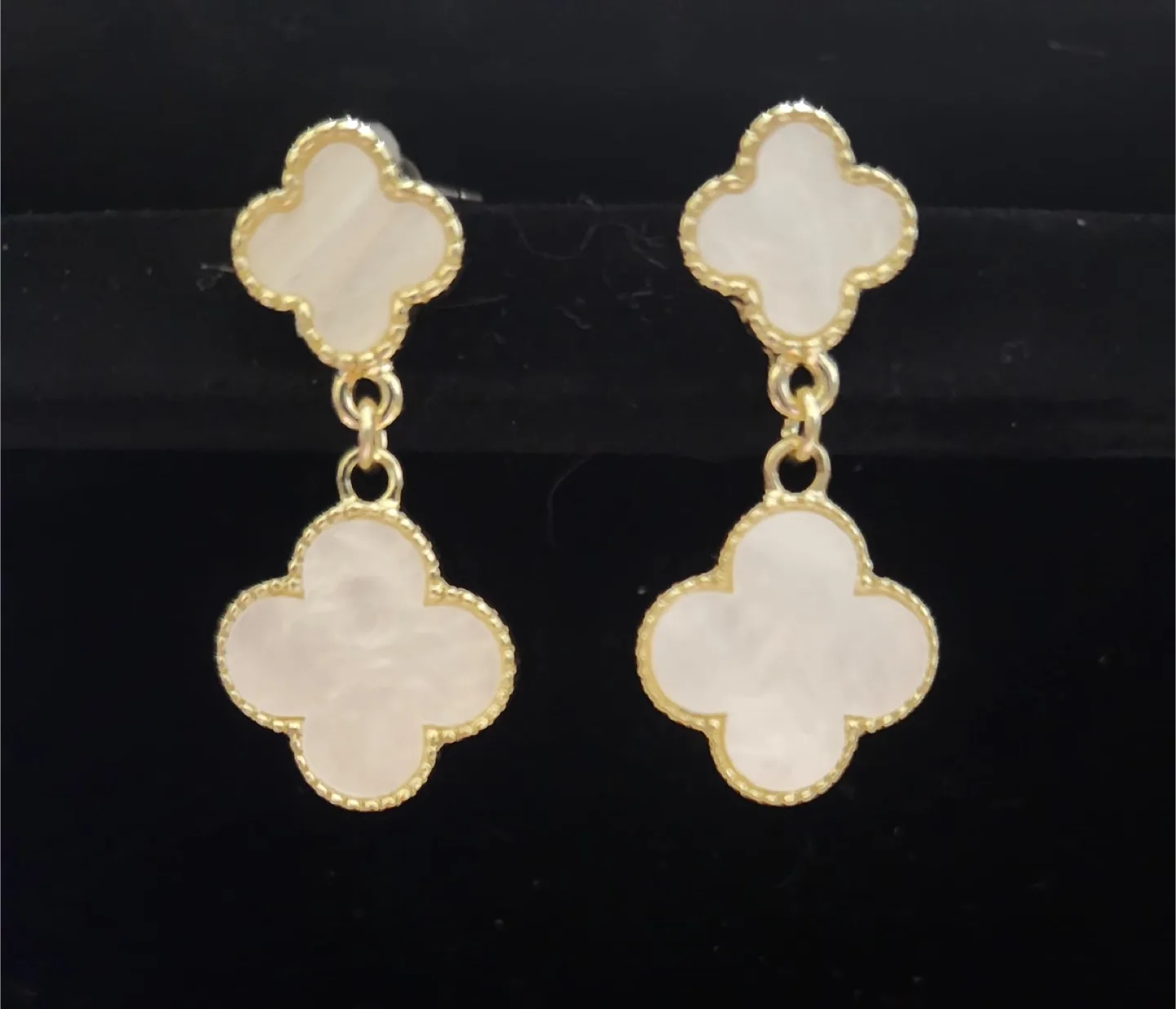 Black and Gold Clover Earrings and Bracelet image indicator(2)