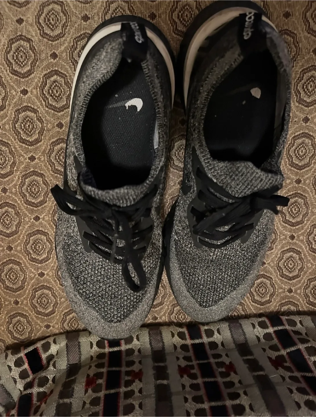 Nike Running Shoes 9.5 image indicator(2)