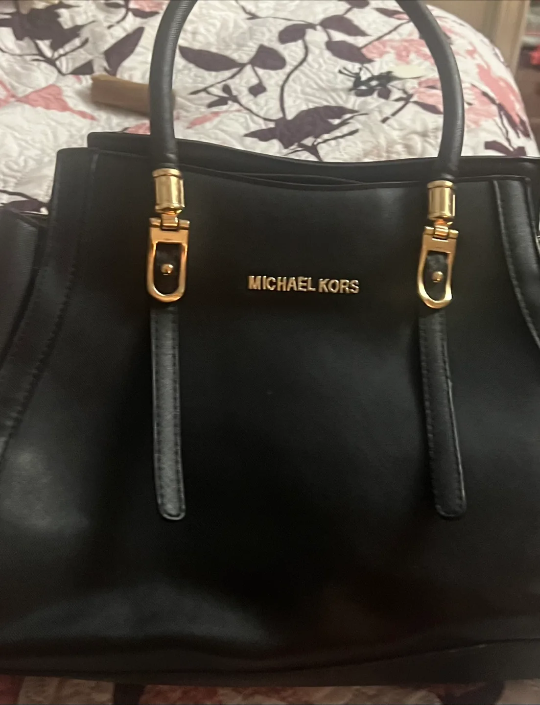 Michael Kors Black Handbag image indicator(2)
