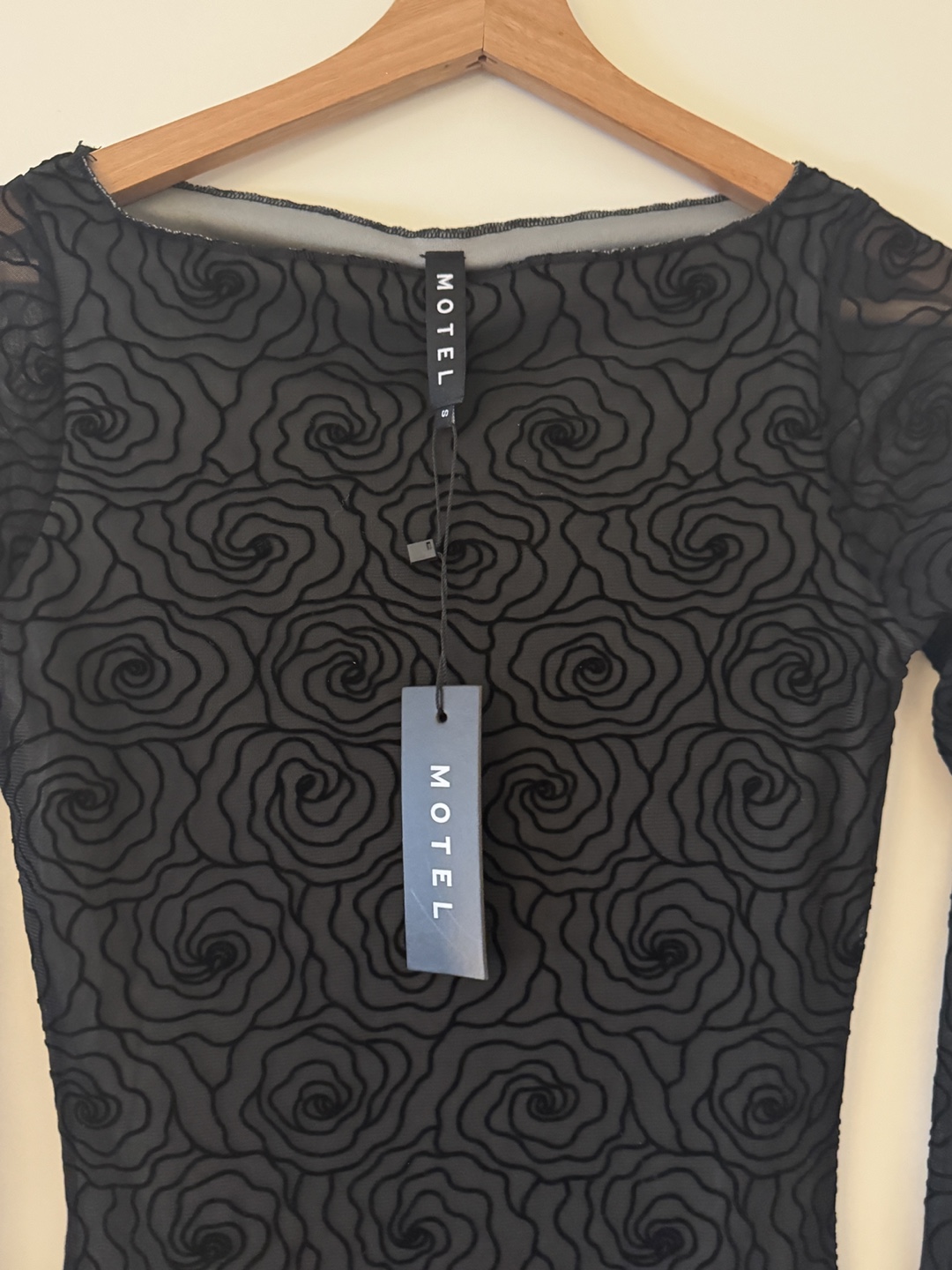 NWT black motel rocks bell sleeve floral mesh dress - photo 4