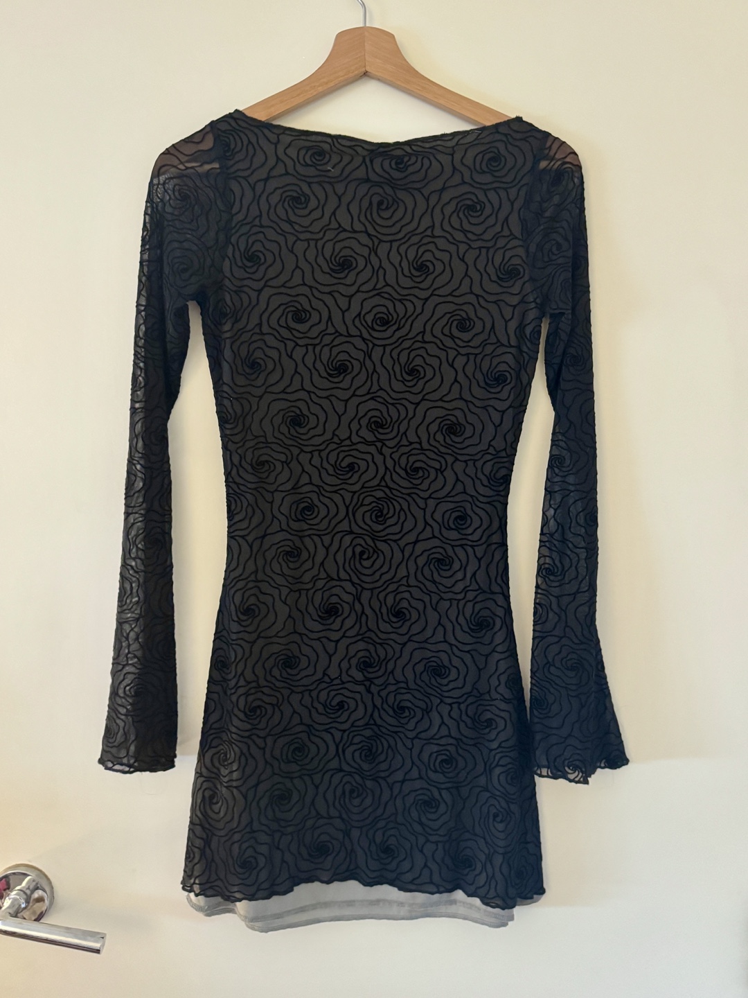 NWT black motel rocks bell sleeve floral mesh dress - photo 2