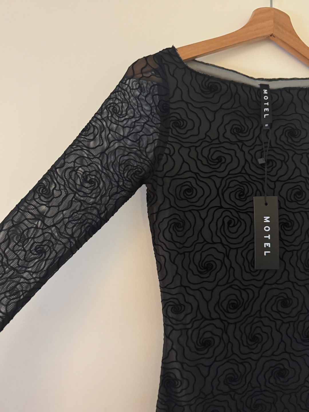 NWT black motel rocks bell sleeve floral mesh dress - photo 3