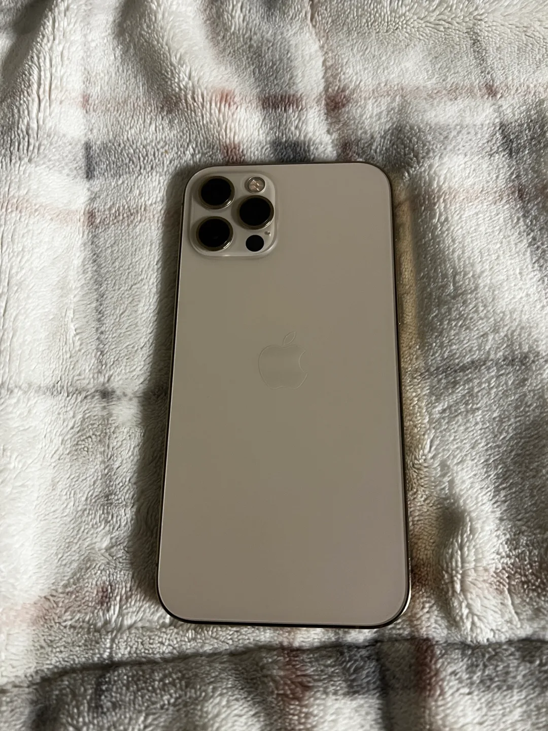 iphone 12 pro UNLCOKED thumbnail