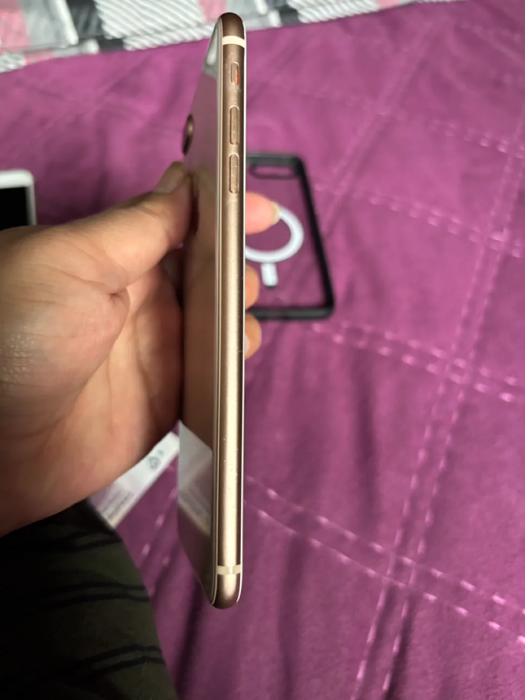 Apple iPhone 8 Plus image indicator(3)