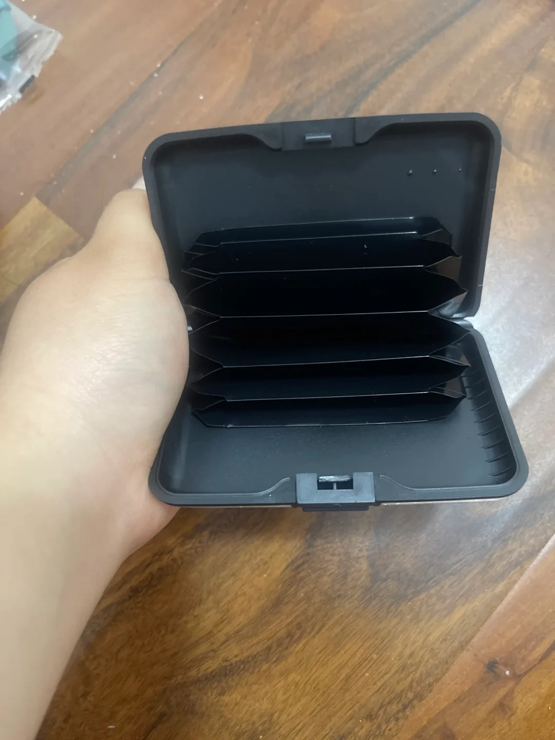 The Safeguard Card Holder in silver image indicator(5)