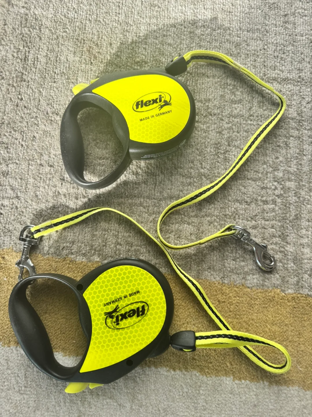 2 Flexi Retractable Dog Leash thumbnail
