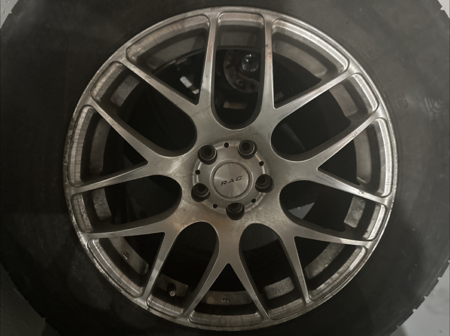 All Season Michelin Tires 265/65R18 with Rims - photo 3