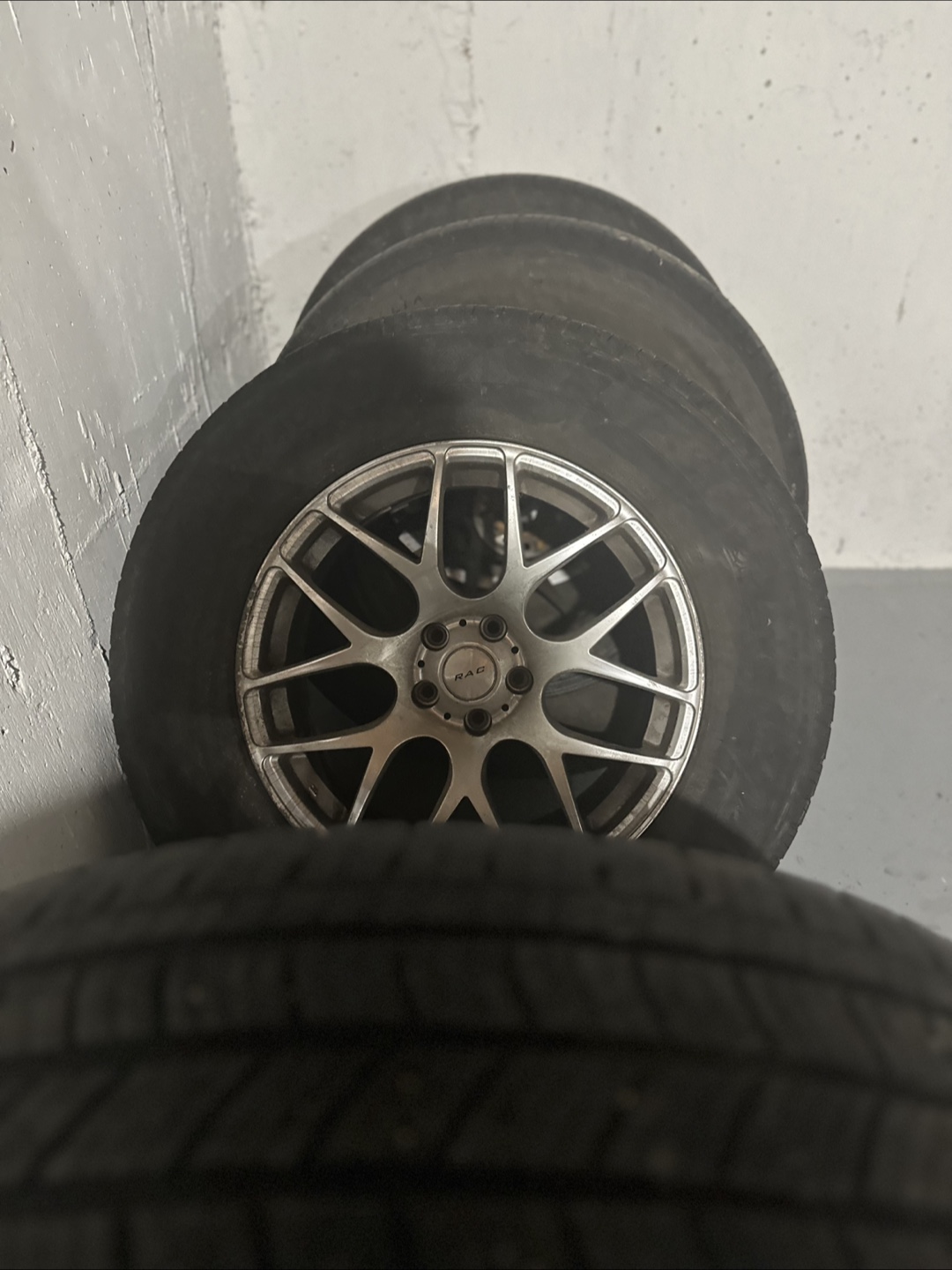 All Season Michelin Tires 265/65R18 with Rims