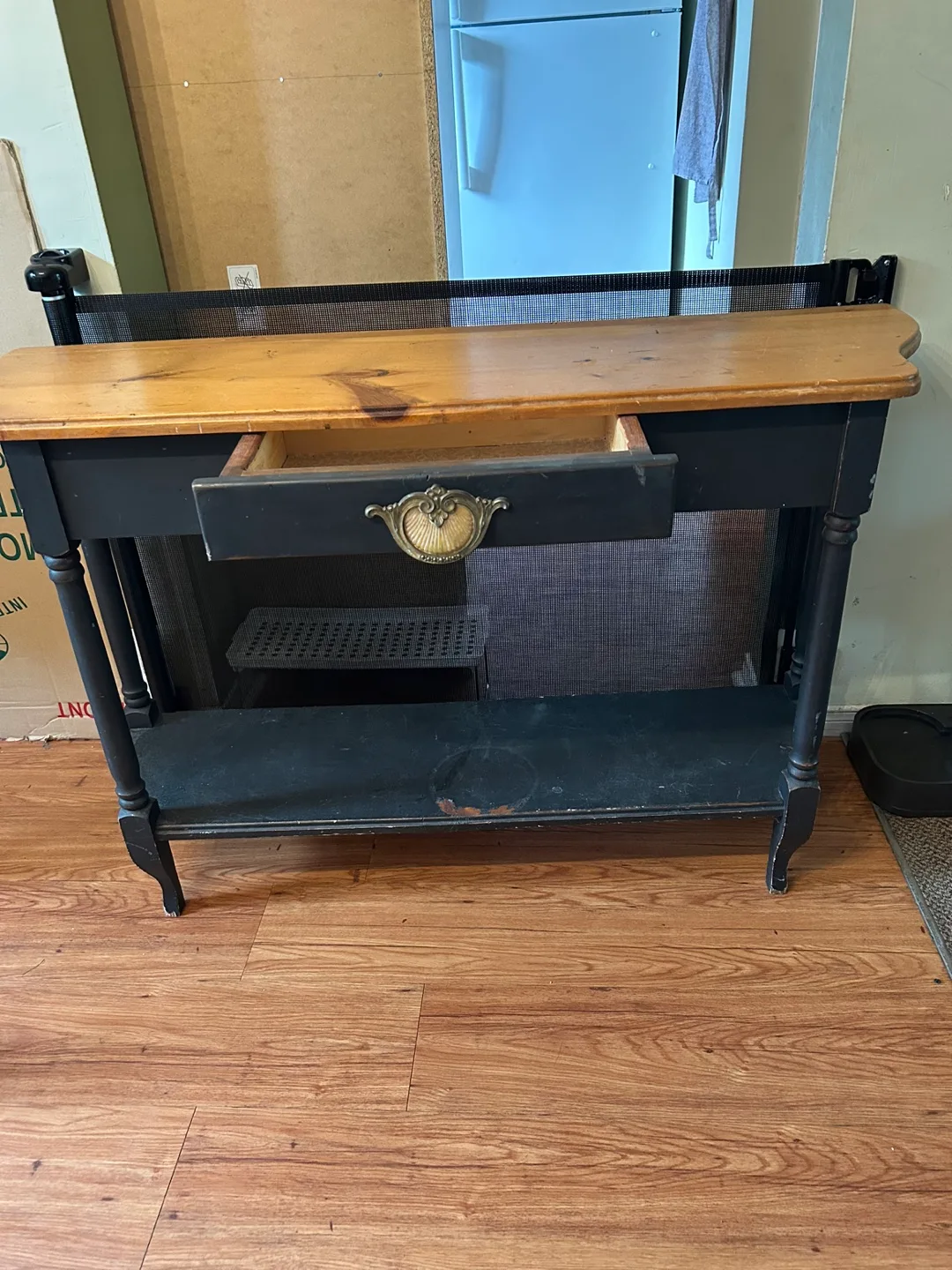 Vintage Painted Side Table image indicator(2)