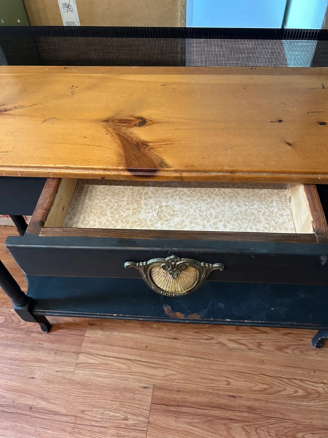 Vintage Painted Side Table image indicator(4)