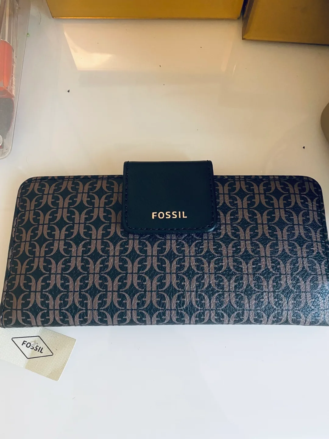 Fossil Women's leather Wallet (New) thumbnail