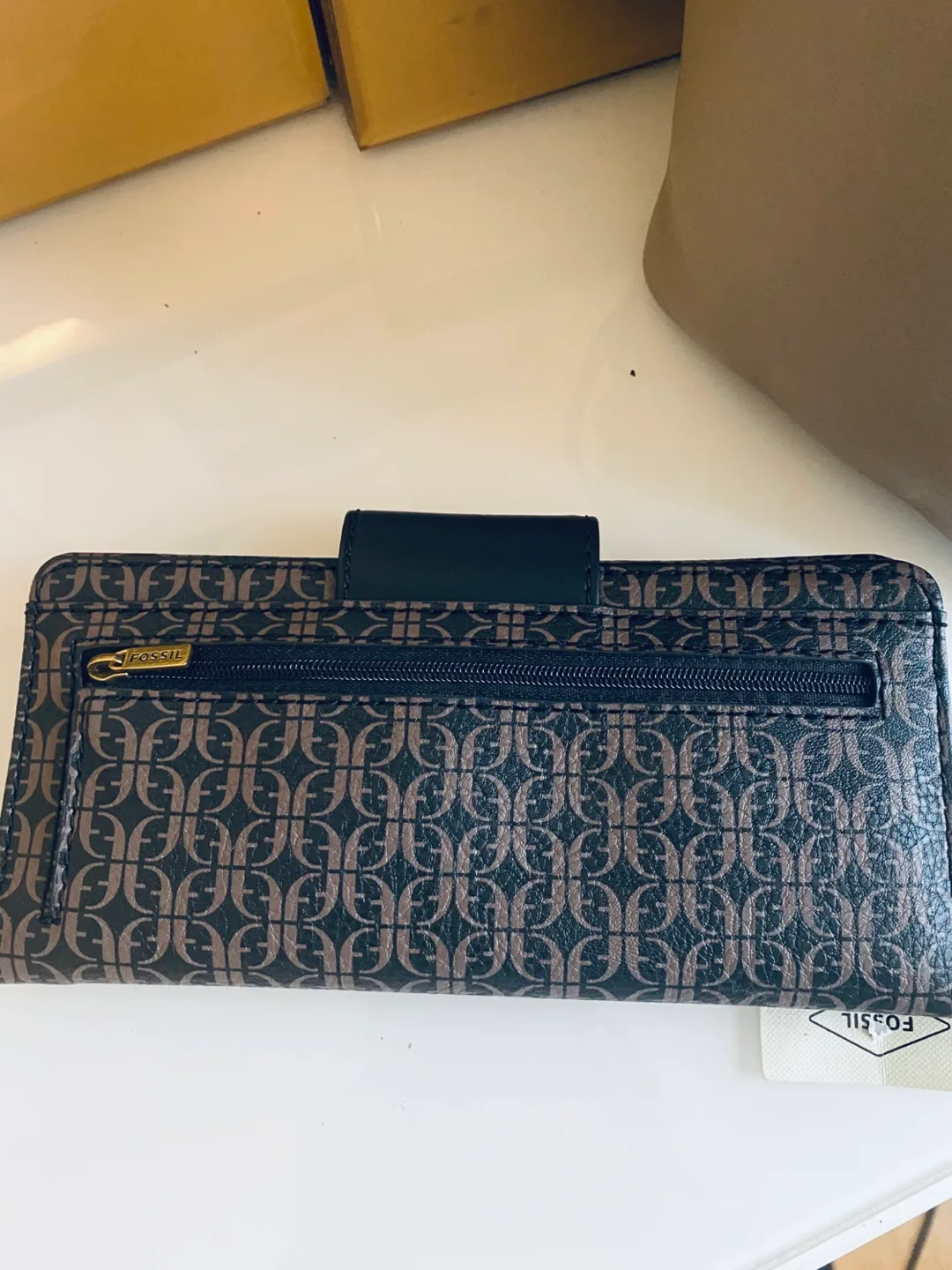 Fossil Women's leather Wallet (New) image indicator(2)