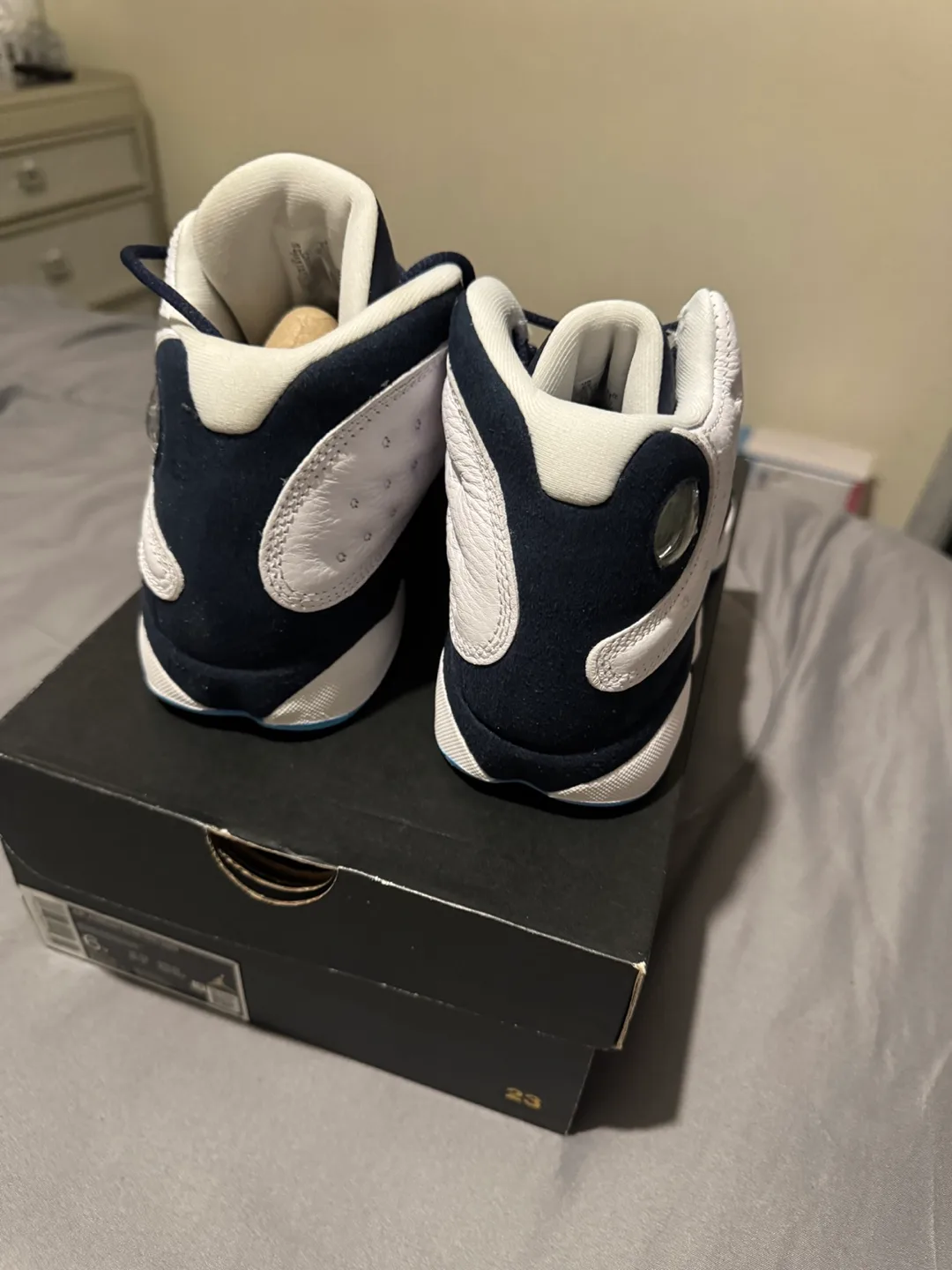Air Jordan 13 Retro White Midnight Navy image indicator(3)