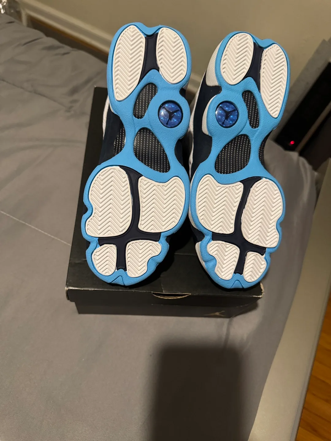 Air Jordan 13 Retro White Midnight Navy image indicator(6)