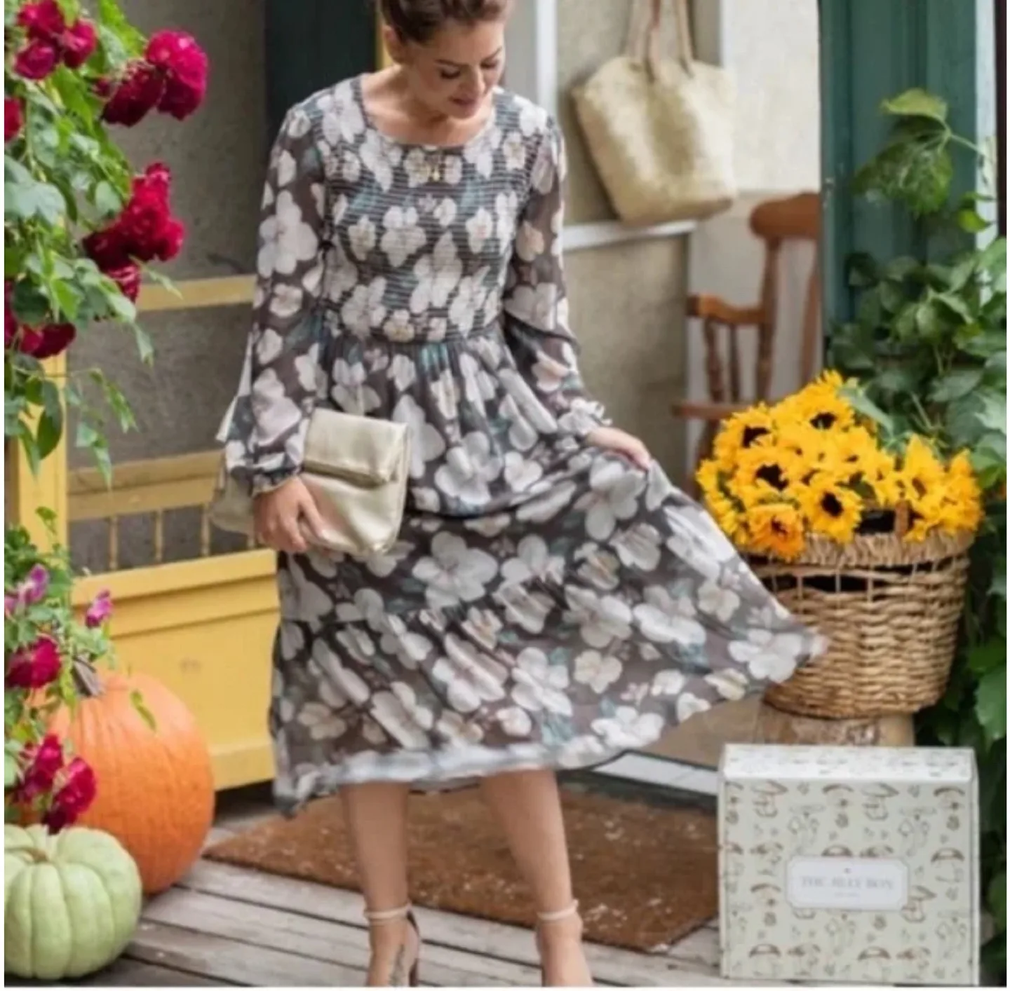 Jilly Box Dress with bundle of items thumbnail