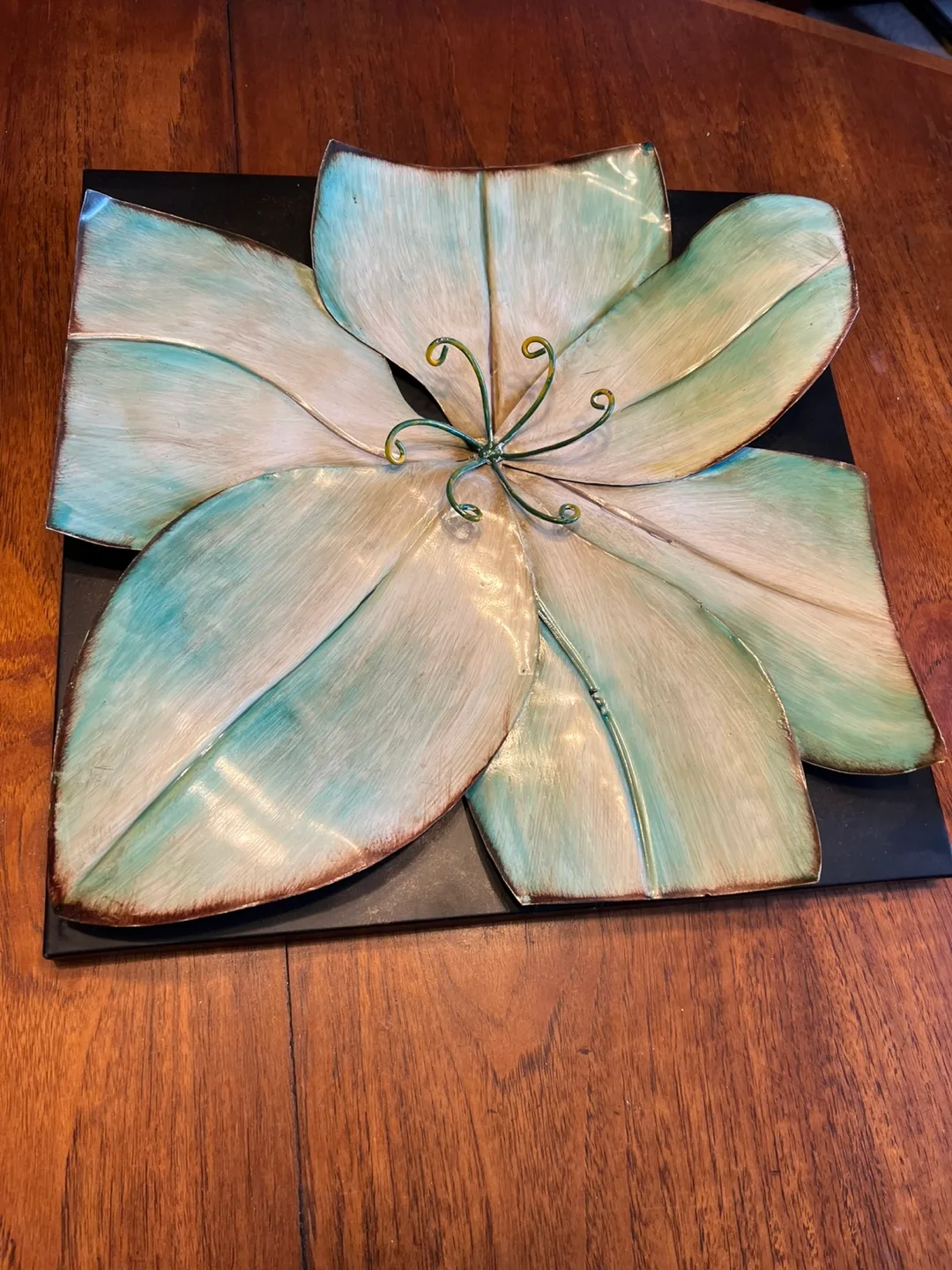 Metal Flower Wall Art thumbnail