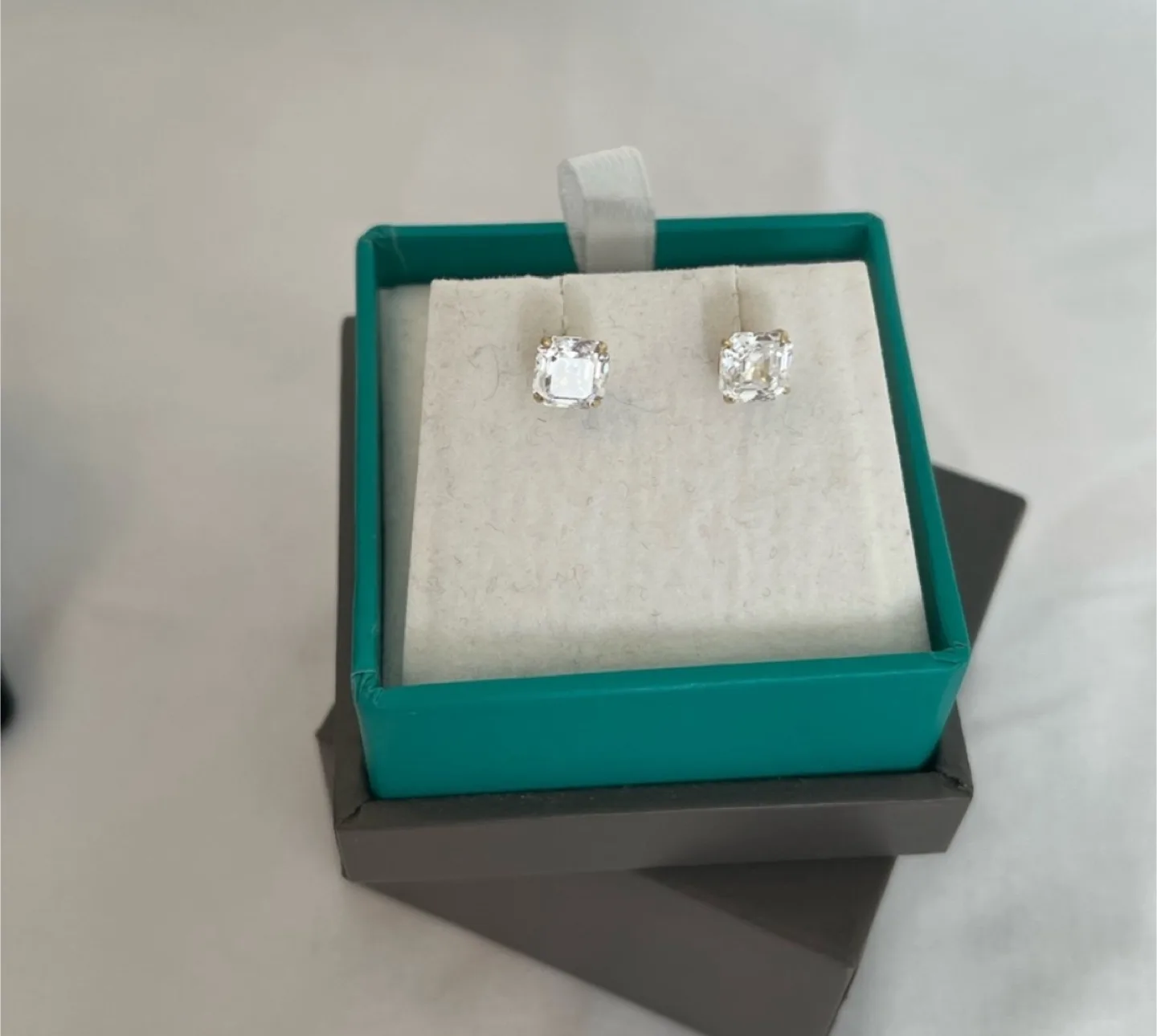 BN- 14K GOLD  White Clear CZ  cushion cut Earrings image indicator(4)