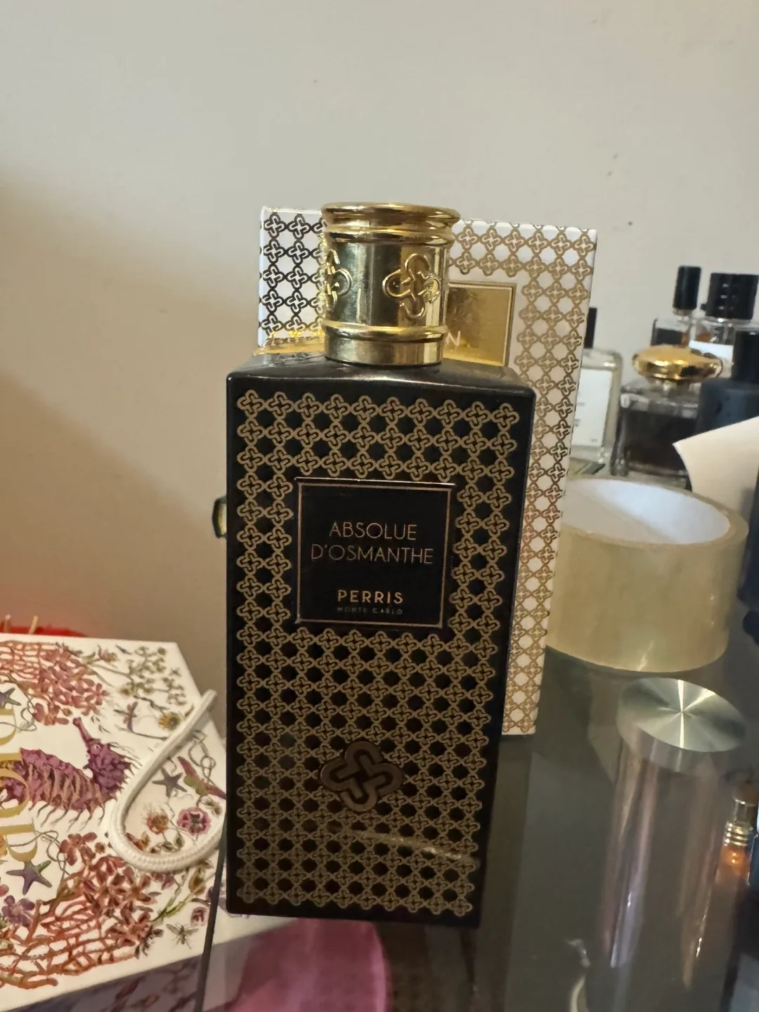 Perris Monte Carlo Absolue d'Osmanthe Perfume thumbnail