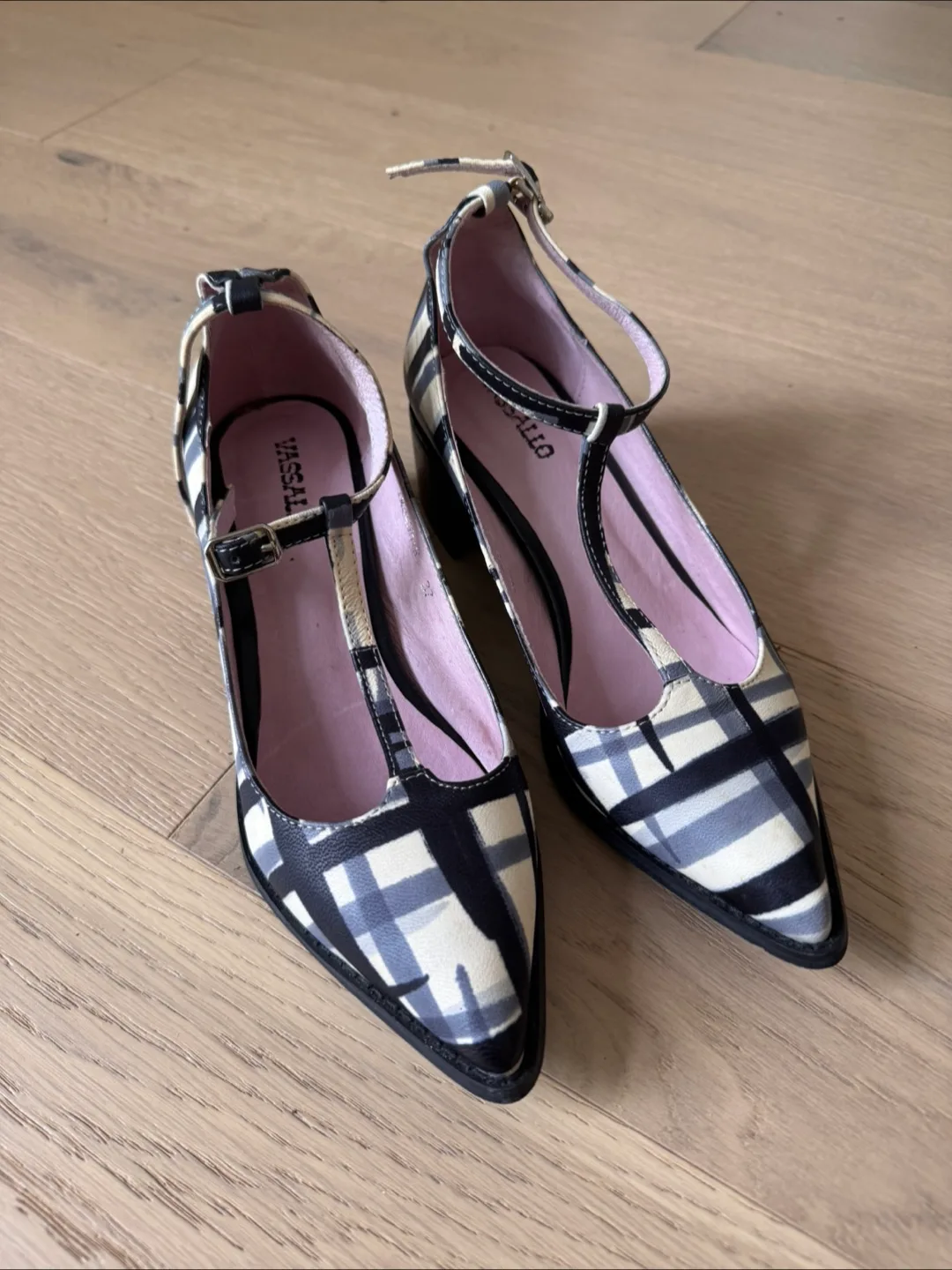 Vassallo Plaid Heels thumbnail