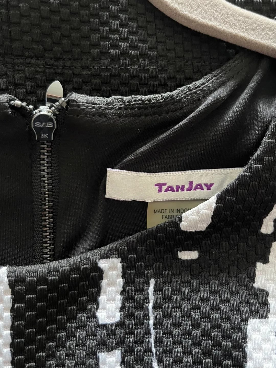 TanJay Black and White Printed Dress - Size 12 image indicator(4)