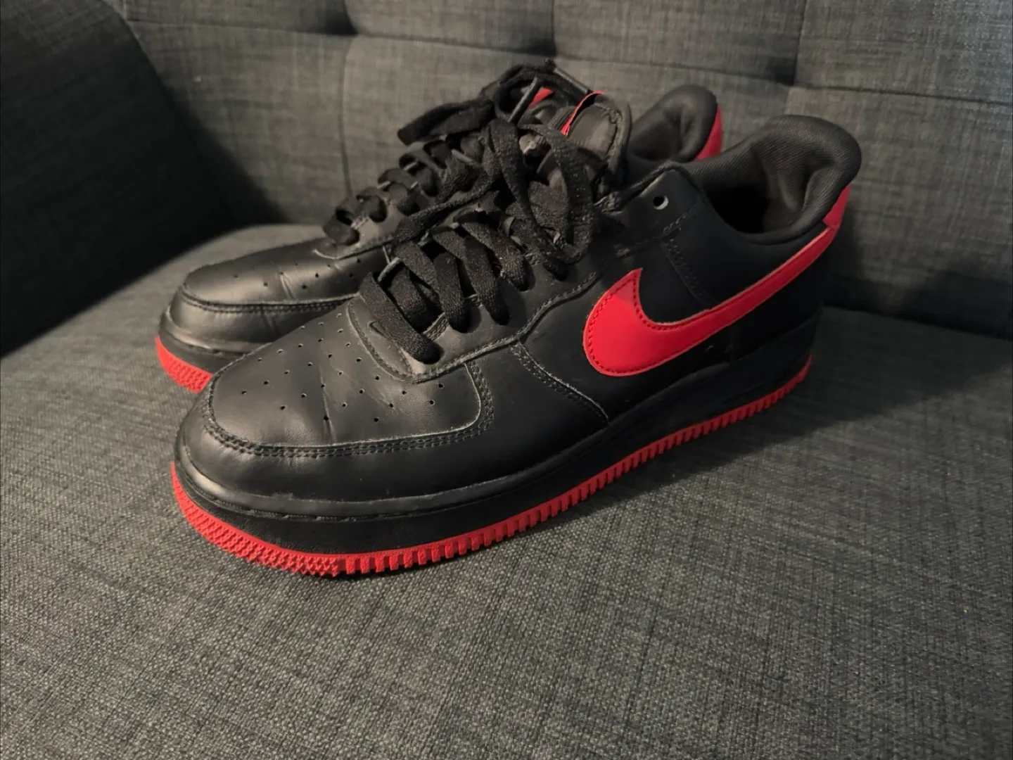 Nike Air Force 1 Black & Red image indicator(3)