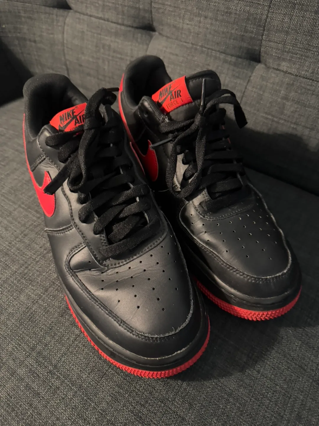 Nike Air Force 1 Black & Red image indicator(2)