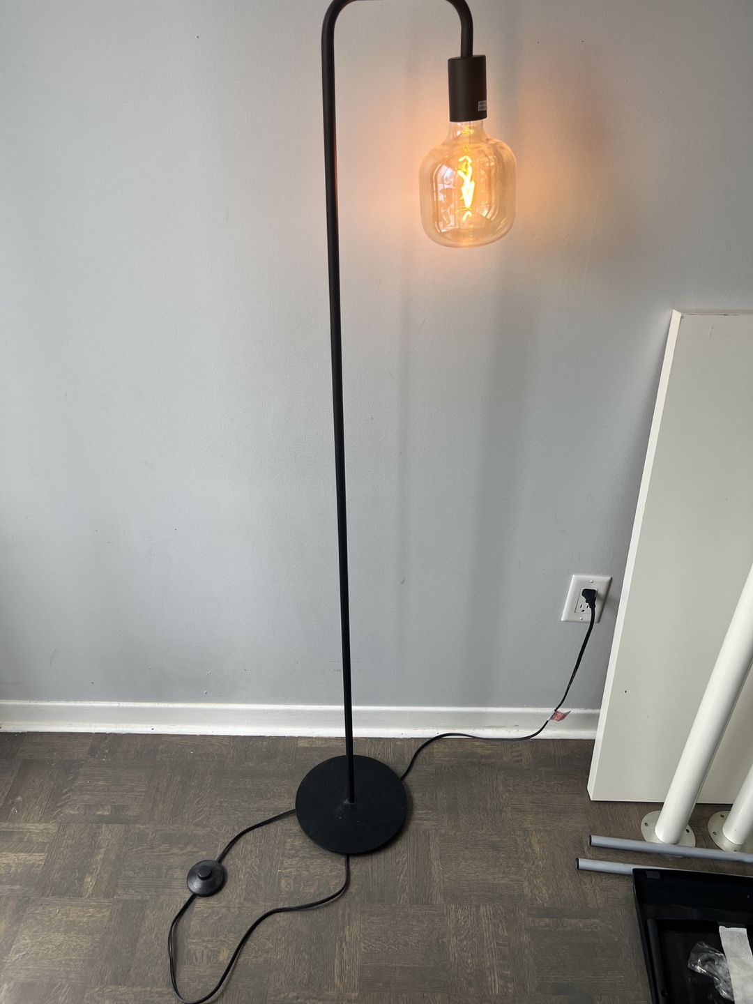 🫂 Modern Floor Lamp