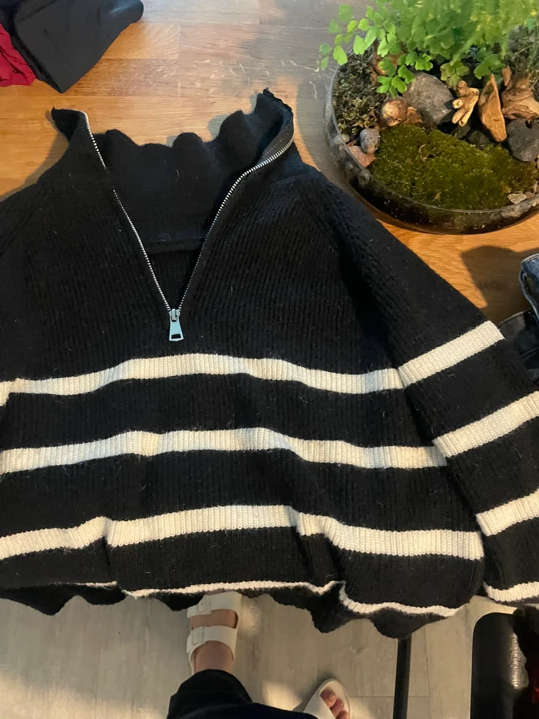 Large bag of women’s clothing image indicator(3)