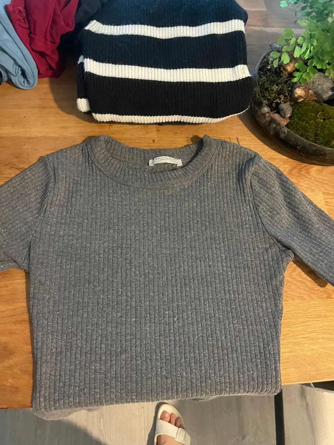 Large bag of women’s clothing image indicator(4)