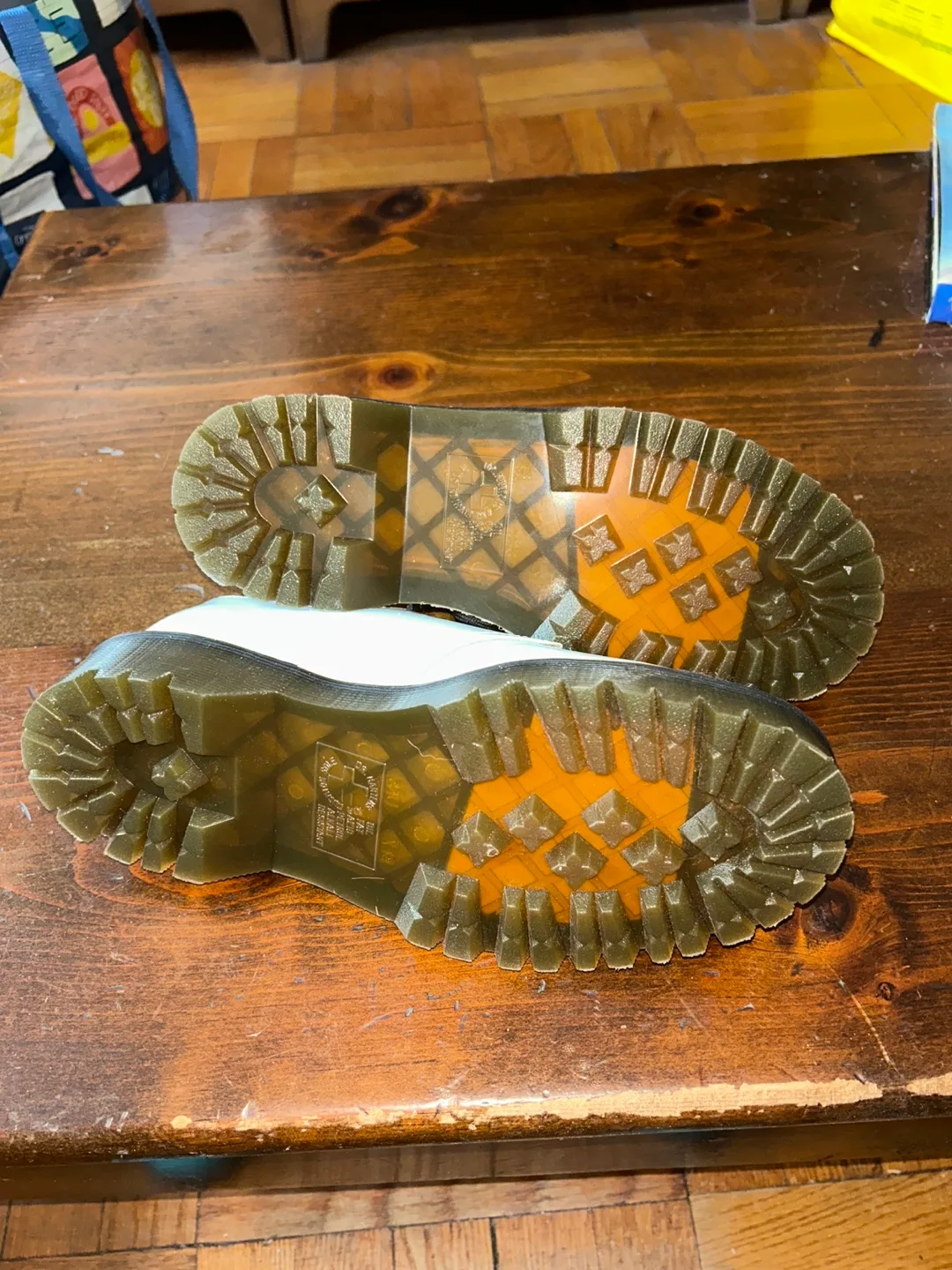 Dr. Martens White Patent Leather Oxford Shoes SZ 8 image indicator(5)