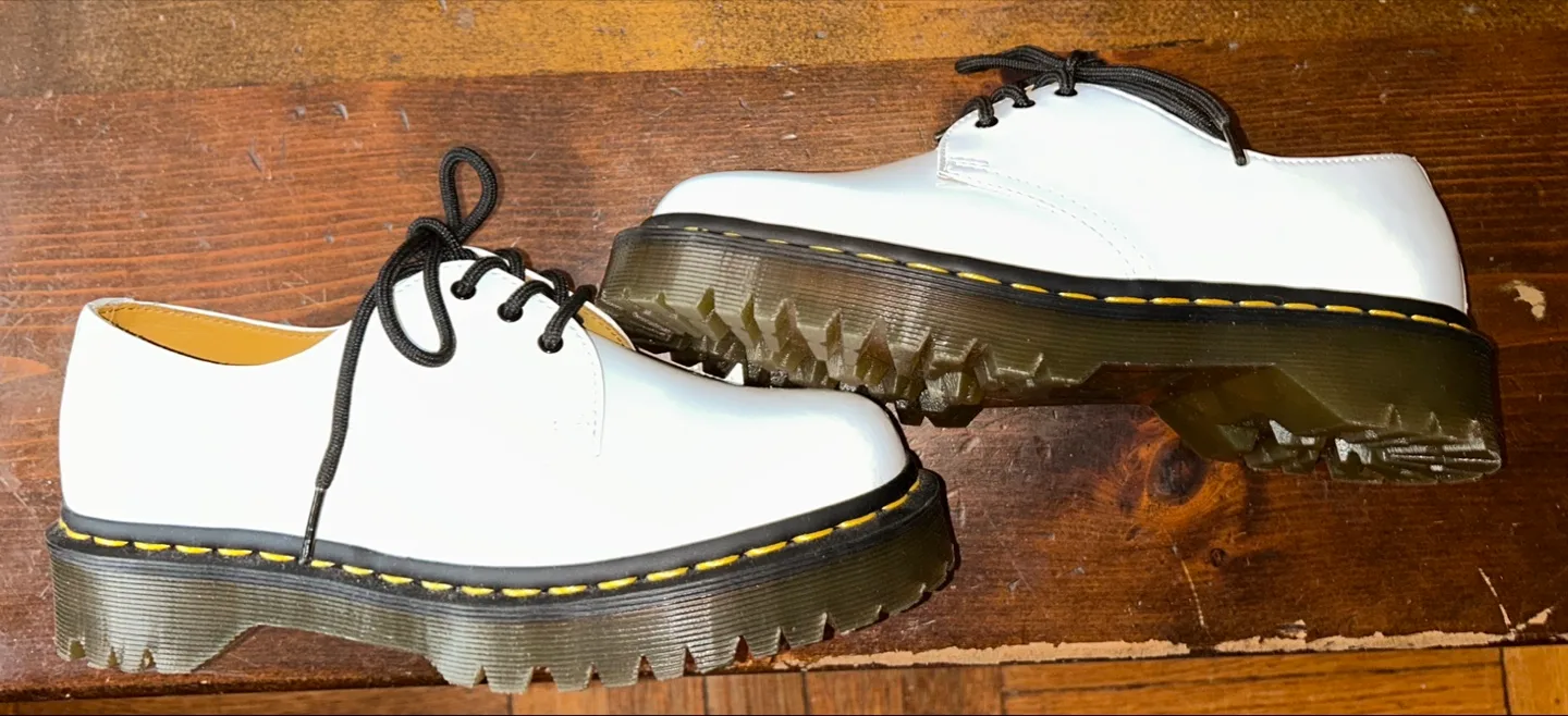Dr. Martens White Patent Leather Oxford Shoes SZ 8 image indicator(4)