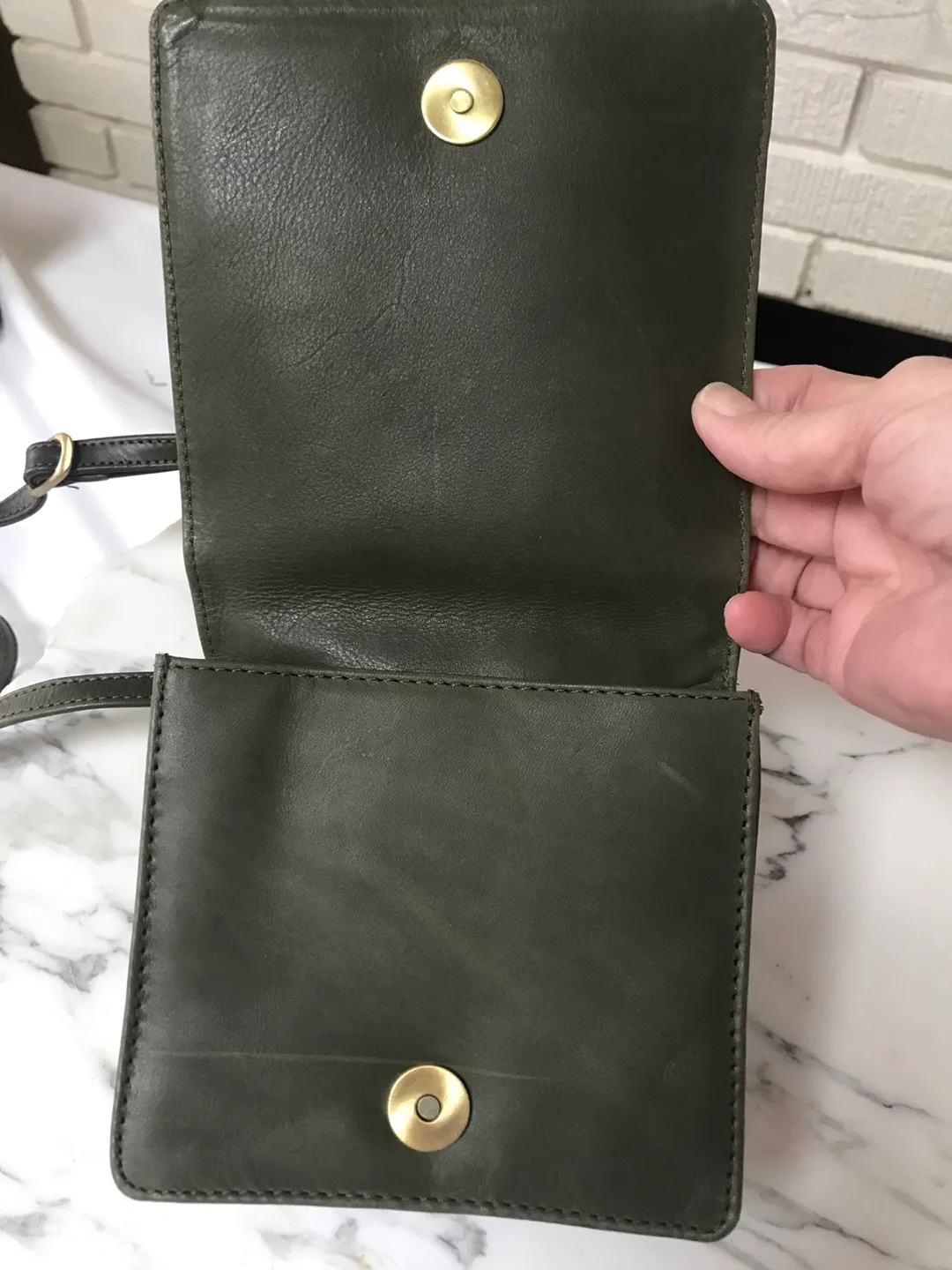 Olive Green Crossbody Wallet Bag image indicator(5)