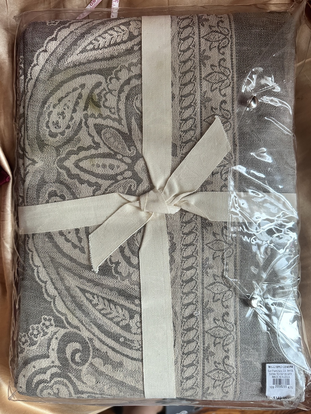 Williams Sonoma Jacquard Siena Tablecloth - photo 2