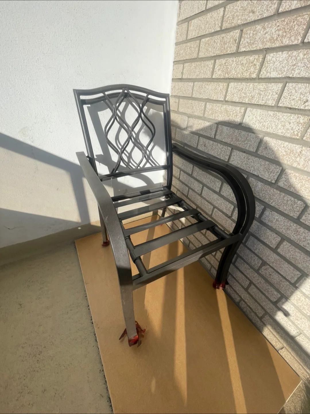 2 Metal Outdoor Patio Chairs thumbnail