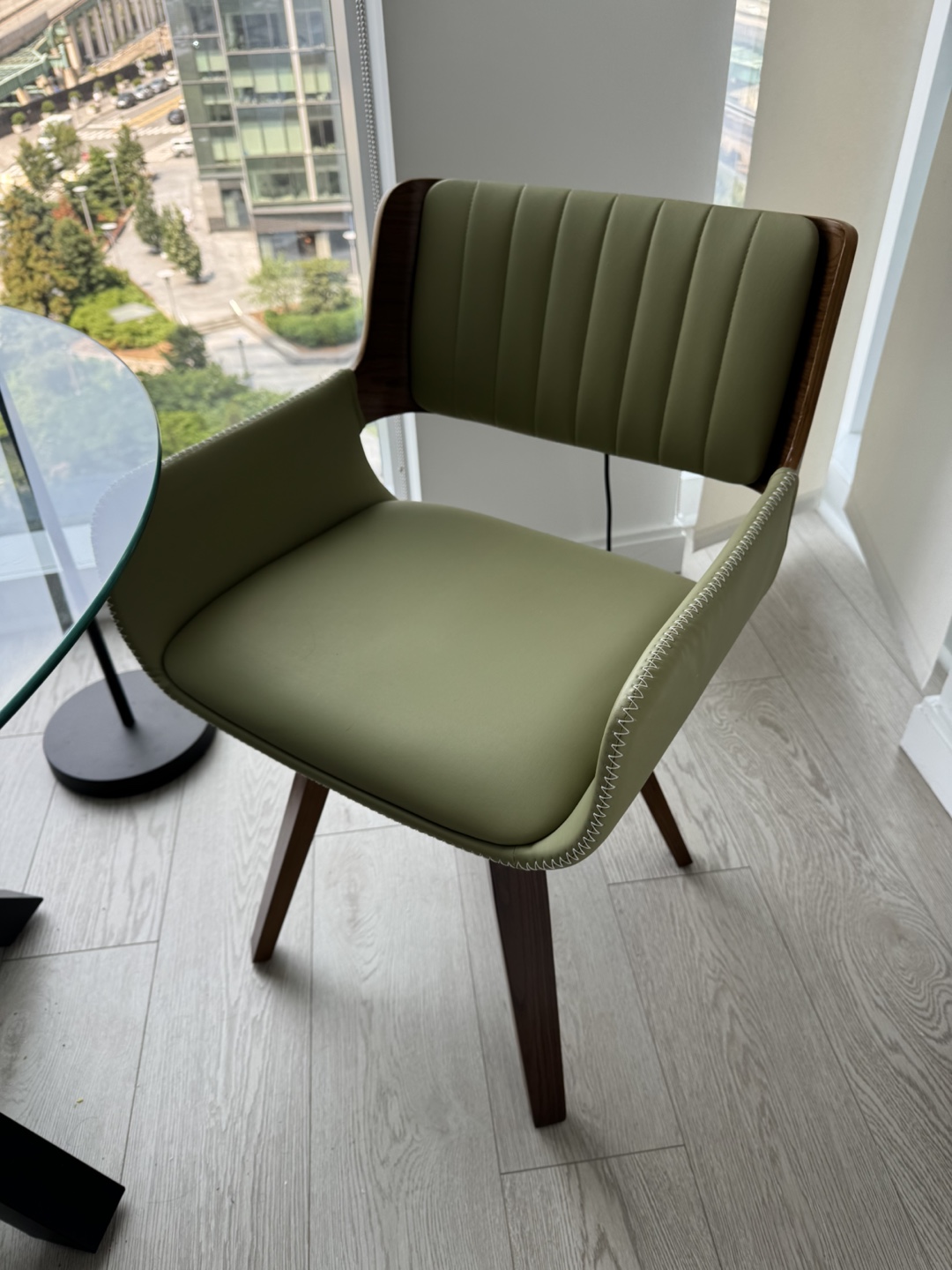 Dining Table and Chairs + Lamp - photo 2