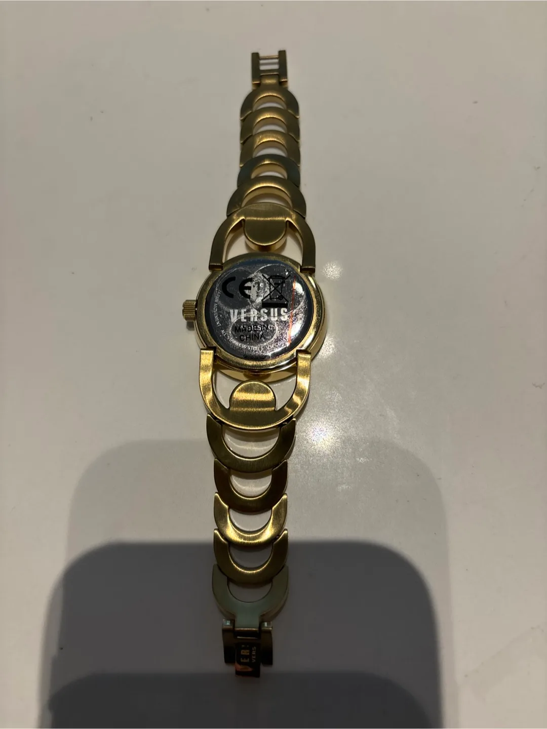Versus Versace Medusa Watch image indicator(5)