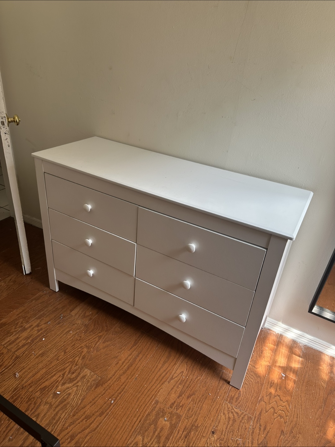 White 6-Drawer Dresser - photo 2