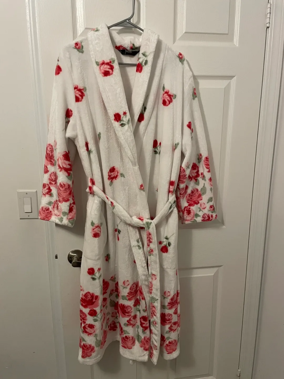 Noire Vintage Floral Robe thumbnail