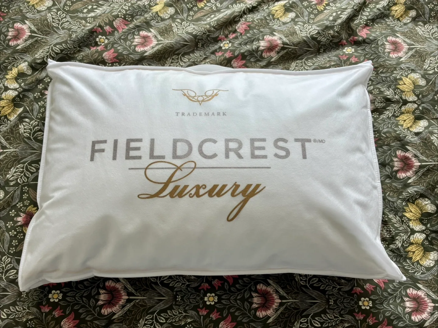 Fieldcrest Luxury Pillow - Queen size thumbnail