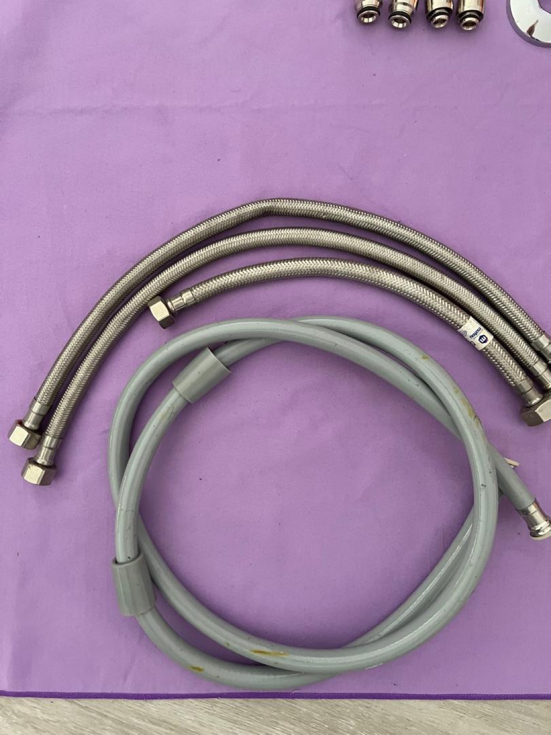 Plumbing Hoses and Hardware