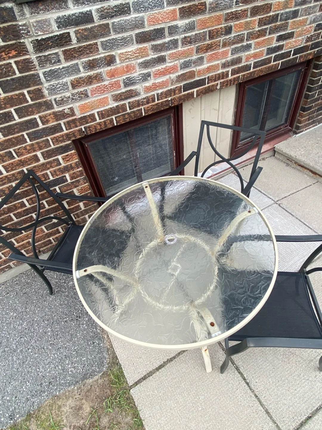 Patio set with round table and chairs image indicator(4)
